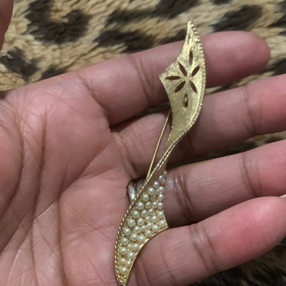 Vintage BSK Gold and Pearl Leaf Brooch